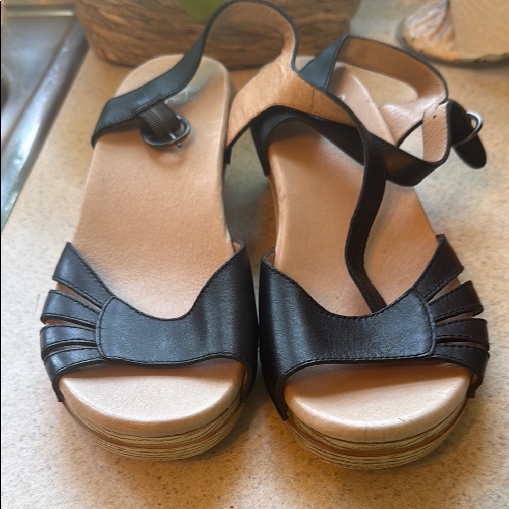 Dansko Cream and Black Sandals with Classic Design